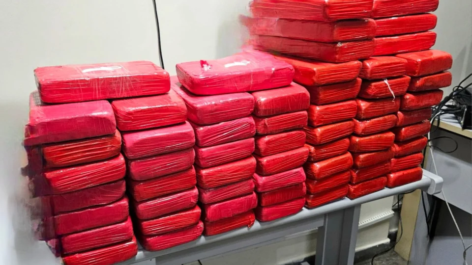 Homem é preso com 60 tabletes de cocaína avaliada em R$ 4,5 milhões em Manaus