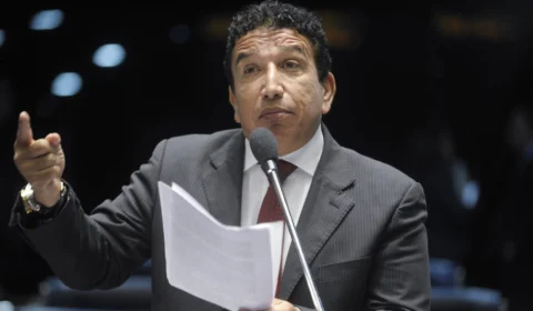 Senador crítica repercussão do caso de racismo sofrido por Vinícius Júnior