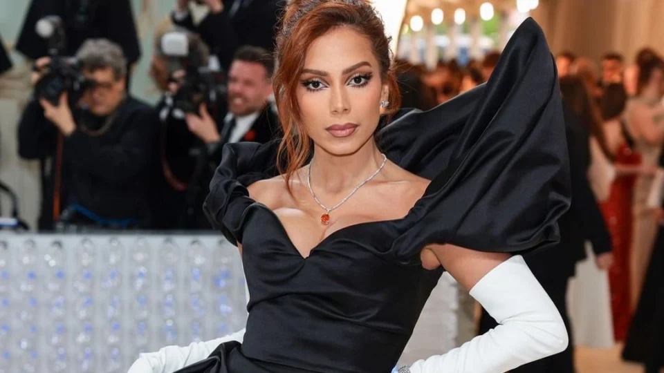 Anitta marca presença no Met Gala vestindo Marc Jacobs nos EUA