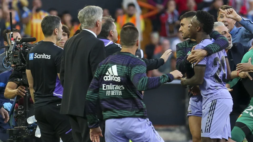 Racismo: Real Madrid denuncia crimes de ódio contra Vini Jr