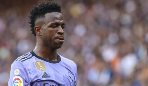 Lula pede providências contra racismo sofrido por Vini Junior