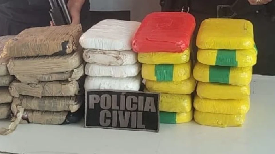 Polícia apreende 18 kg de drogas dentro de mochila e mala em Jutaí-AM