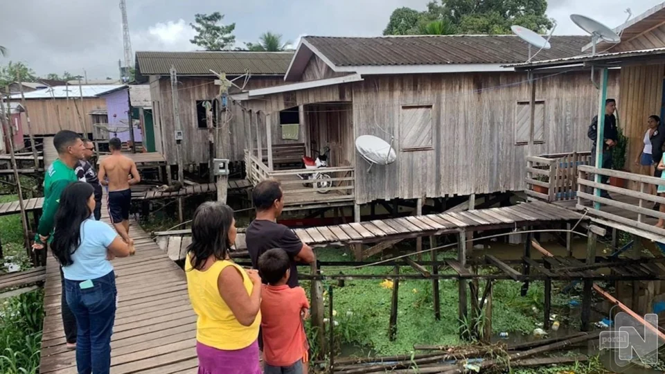 VÍDEO: adolescente suspeito do assassinato do pai é transferido para Manaus