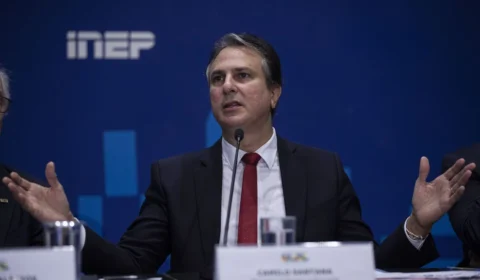 MEC descarta cancelamento do Enem após suposto vazamento de provas