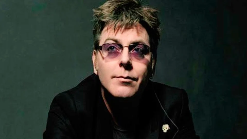 Morre Andy Rourke, baixista do The Smiths, aos 59 anos