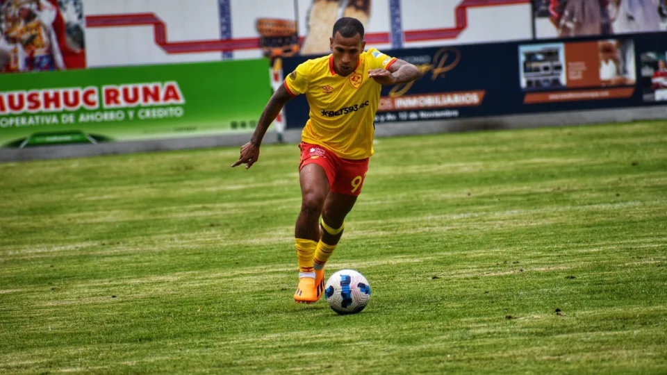 Aucas e Racing disputam pela quarta rodada da Libertadores nesta terça, 23