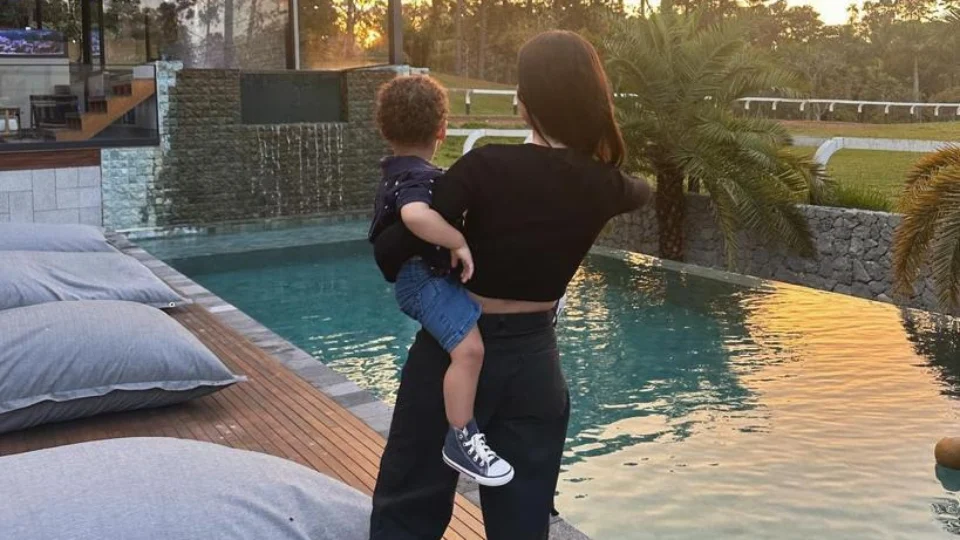 VÍDEO: Boca Rosa nega presença de tubarões em aquário na nova mansão