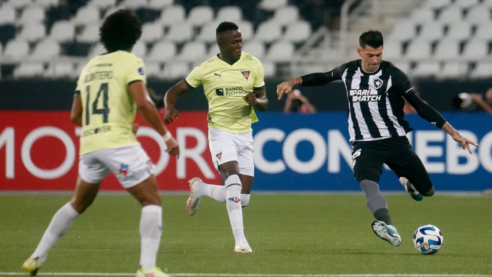 Em casa, Botafogo empata sem gols contra a LDU pela Sul-Americana