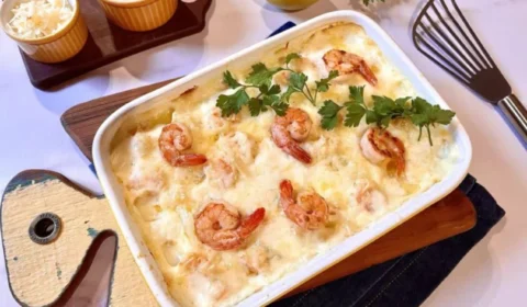 Receita Fácil – Camarão ao molho branco gratinado com batata: pronto em 50 min