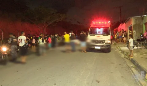 VÍDEO: casal em motocicleta morre ao colidir com outro veículo em Manaus