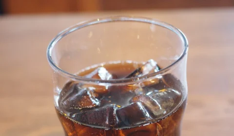 Fim do mistério? Saiba porque refrigerante na garrafa de vidro é mais gostoso