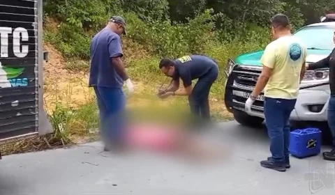 VÍDEO: corpo de homem é encontrado enrolado com fio elétrico em ramal de Manaus