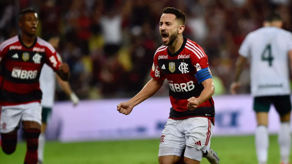 Com golaço de Everton Ribeiro, Flamengo vence o Goiás por 2 a 0 e deixa o Z-4