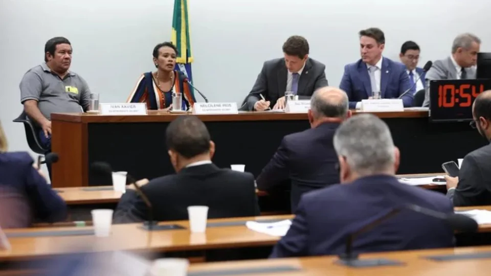 Deputados da oposição levam ex-integrante do MST para falar em CPI