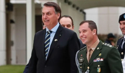 Caso joias: mensagens de Cid indicam que Bolsonaro sabia do esquema
