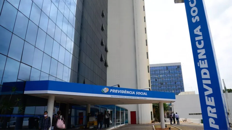 Governo Federal antecipa 13º para 30 milhões de beneficiários do INSS