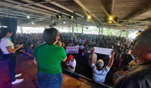 ‘Não vai ter arrego’, dizem professores ao rejeitar proposta e manter greve no AM