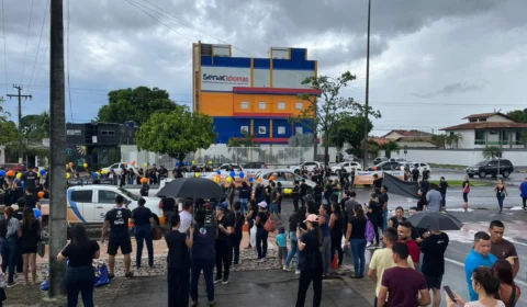 Fecomércio, Sesc e Senac fazem manifestação contra corte de verbas em RR