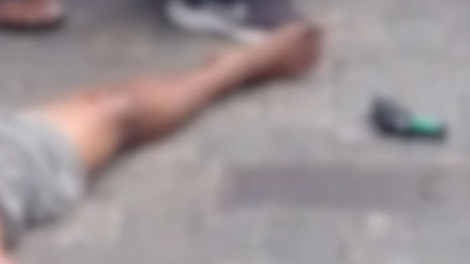 VÍDEO: homem suspeito de roubo é espancado no Centro de Manaus