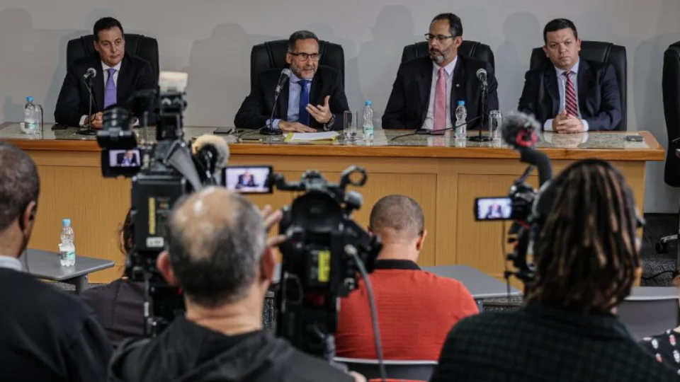 Força-tarefa com policiais e promotores mira 228 membros do PCC e do tráfico