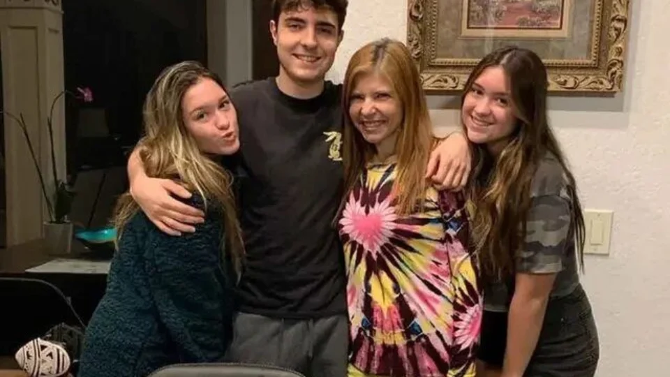 Filhas de Gugu chegam ao Brasil para audiência sobre união estável dos pais