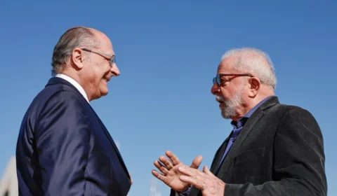 Lula pode anunciar medida para baratear carro popular na próxima quinta (25)