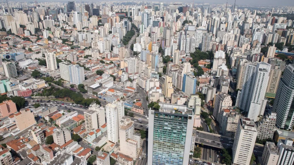 Mercado imobiliário mantém ritmo de crescimento em 2023, diz Abrainc