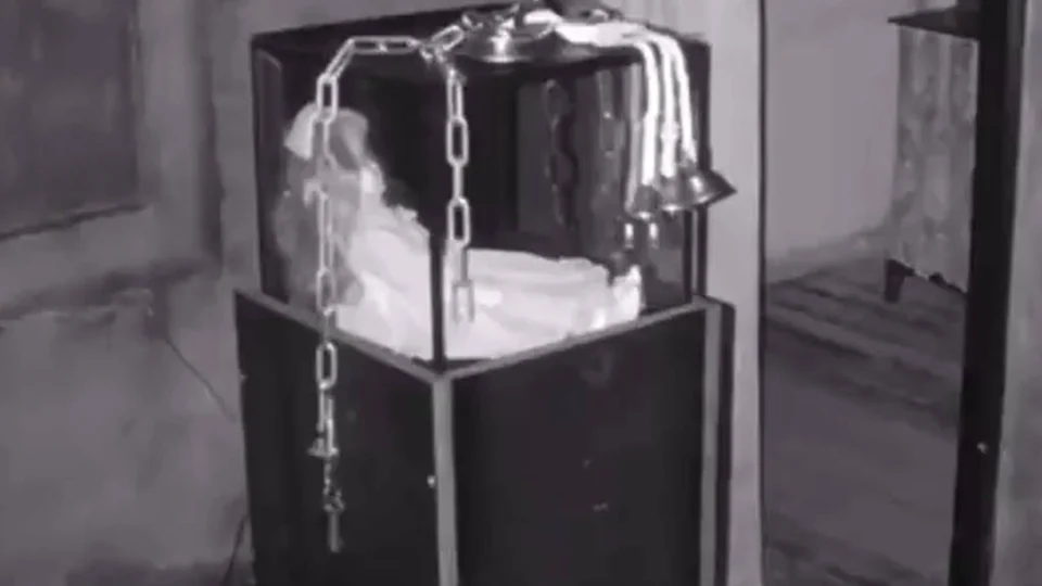 VÍDEO: movimento da boneca ‘Annabelle do Reino Unido’ é flagrado