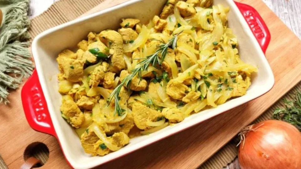 Receita Fácil – Pernil suíno com cebola: opção prática pronta em 30 minutos