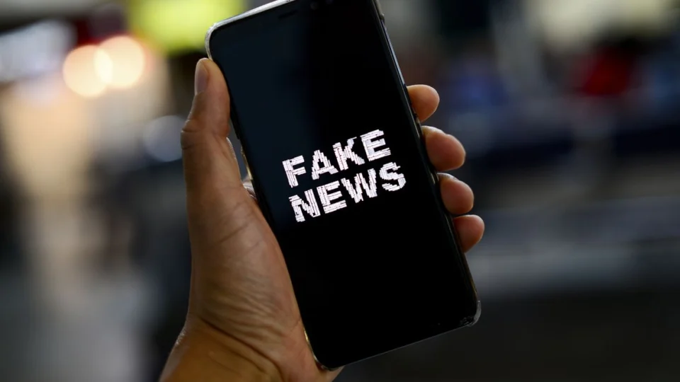 Google retira texto contra PL das Fake News após ameaça de multa de R$ 1 milhão