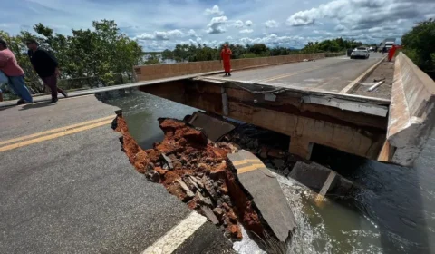 Parte de ponte cai em igarapé e deixa BR-174 interditada em Amajari-RR