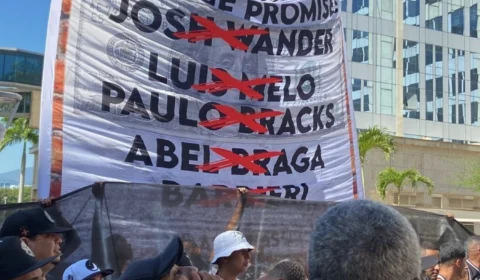 Vasco entra no Z-4 e torcedores protestam no escritório da SAF