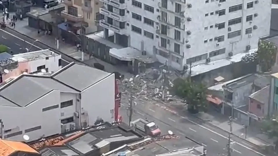 Vídeo: sacadas de prédio residencial desabam em Belém, no Pará