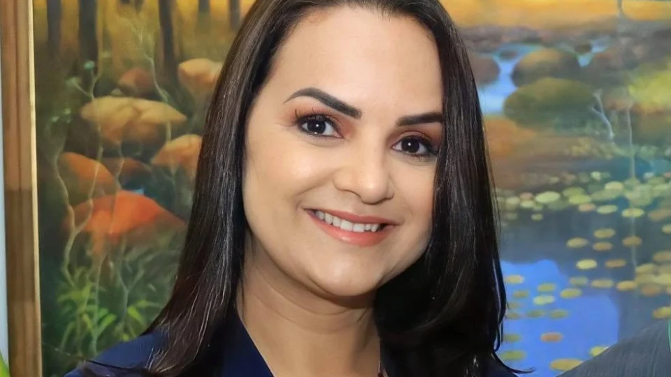 Primeira-dama de Roraima é eleita Conselheira do TCE com 17 votos
