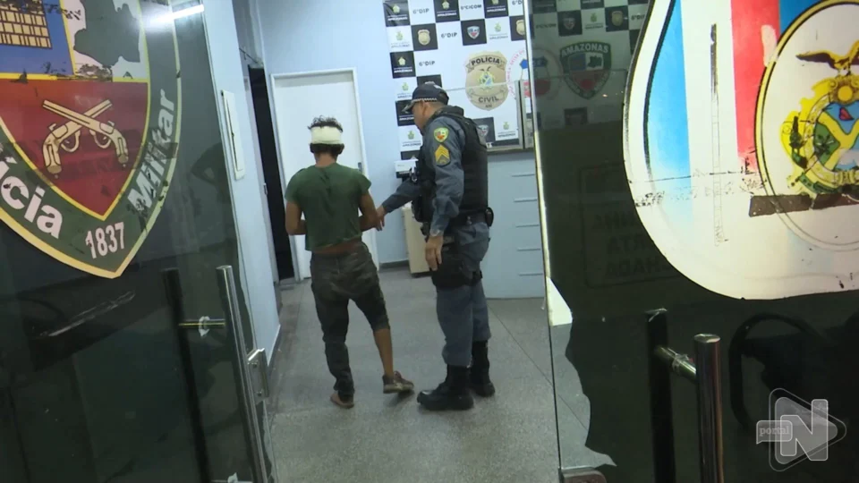 VÍDEO: suspeito rouba mulher e é agredido por populares na Zona Norte de Manaus