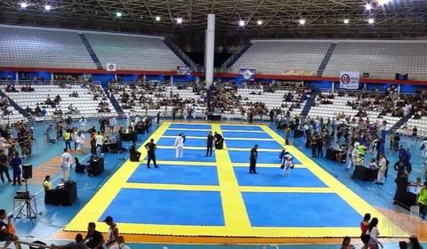 VÍDEO: suspeitos invadem arena poliesportiva e atiram em lutador de jiu-jitsu