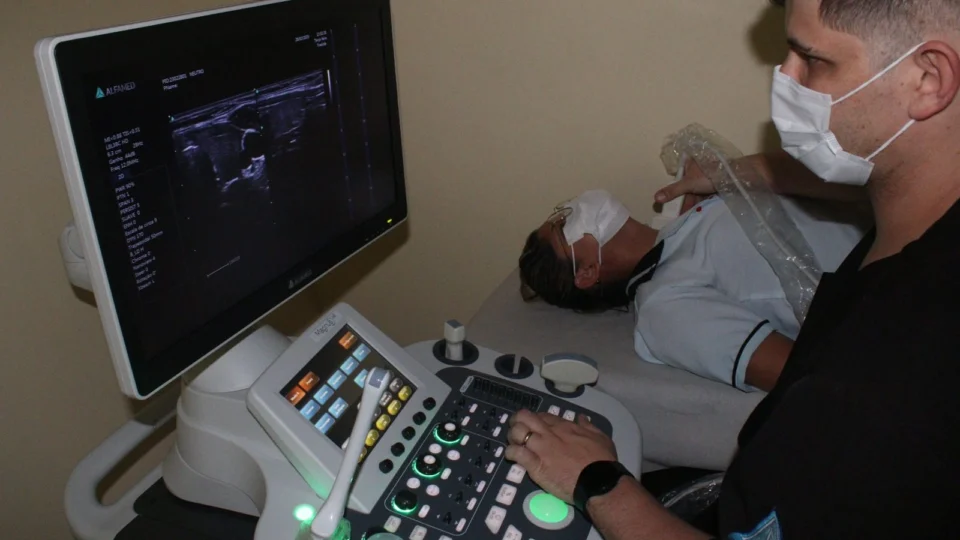 Tireoide: endocrinologista da SES-AM explica sobre diagnósticos de doenças