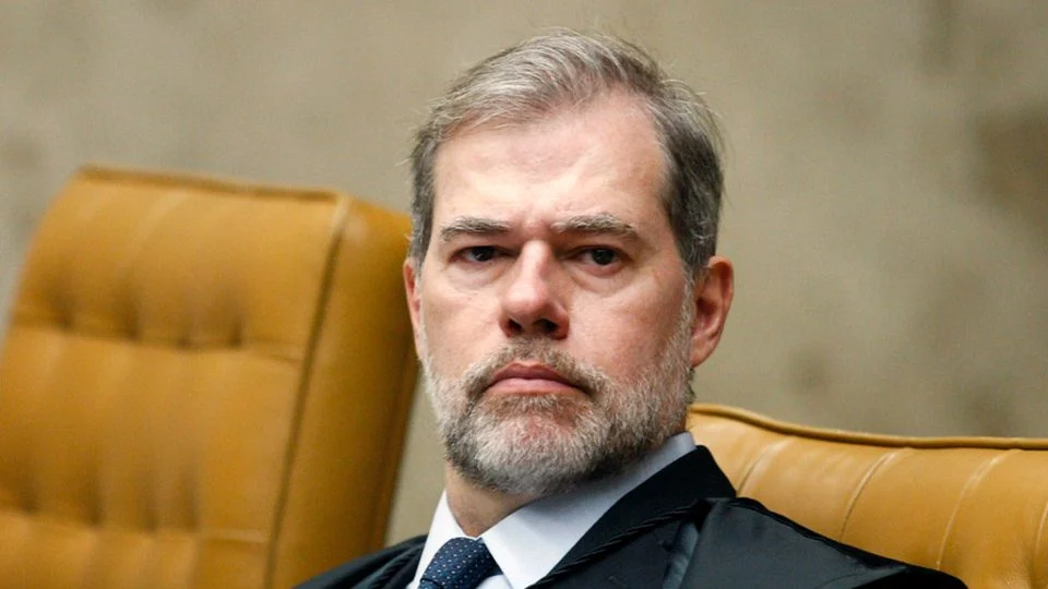 Ministro do STF, Dias Toffoli é internado com Covid-19 em Brasília