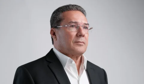 Vanderlei Luxemburgo é anunciado como novo técnico do Corinthians