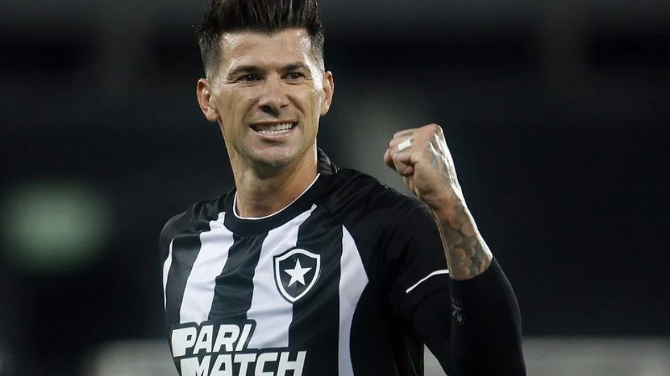 Brasileirão: Na briga pela liderança, Botafogo vence o Fluminense por 1 a 0