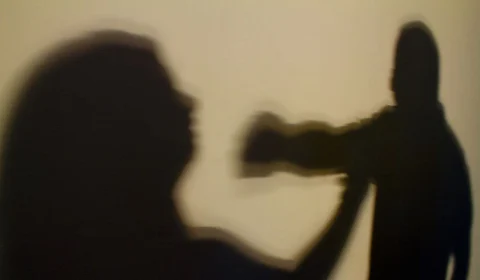 Em crise de ciúme, homem agride mulher após pedido de separação no AM