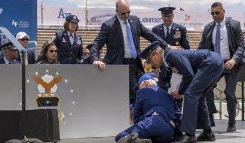 VÍDEO: Joe Biden tropeça e cai em cerimônia na academia da Força Aérea dos EUA