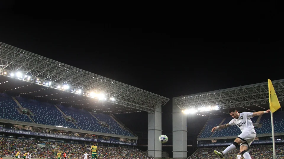 Brasileirão: Botafogo supera Cuiabá e abre cinco pontos na liderança