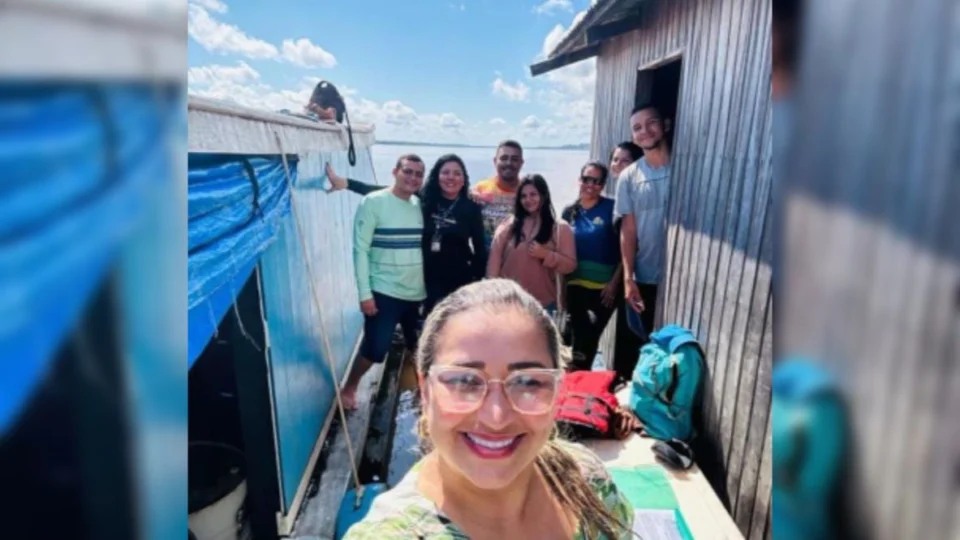 Voadeira com servidores do Idam e vereadora tomba no rio Madeira, no AM