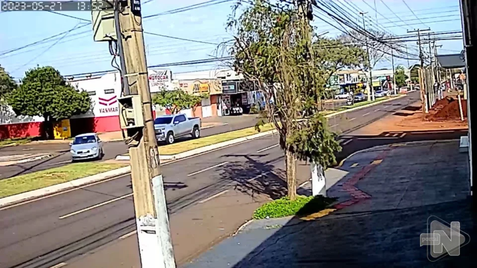 Vídeo: passageira é arremessada pelo porta-malas após acidente no MS