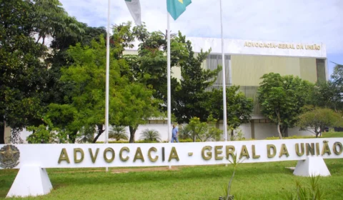 Fake News: AGU entra com 1ª ação na Justiça contra perfil antivacina