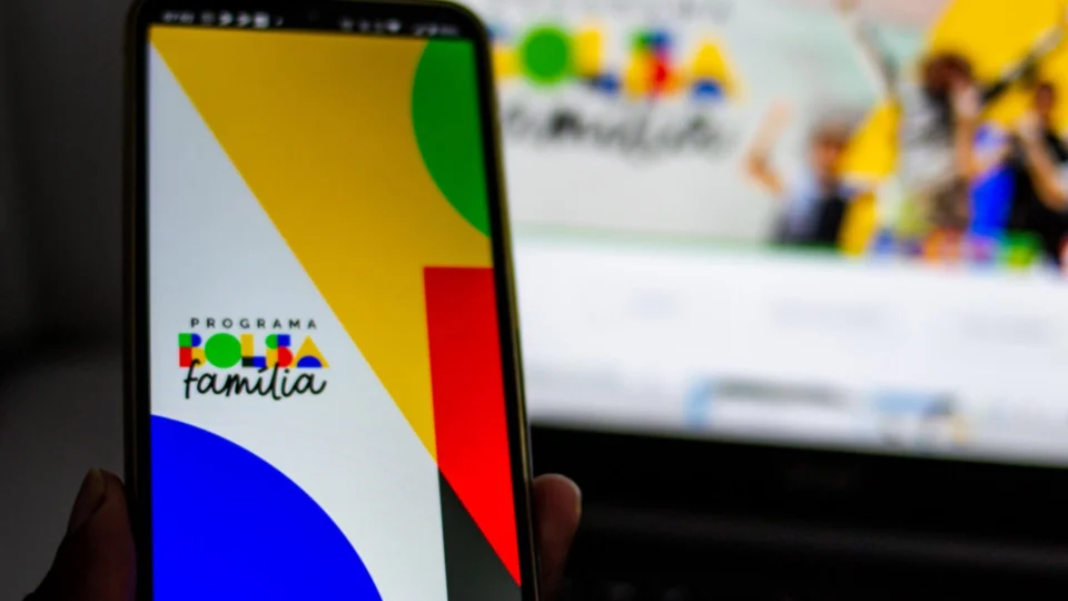 Bolsa Família e Auxílio Gás são pagos a beneficiários com NIS final 2