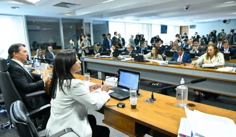 CPMI do 8 de janeiro: Mauro Cid, Torres e Heleno estão na mira da relatora