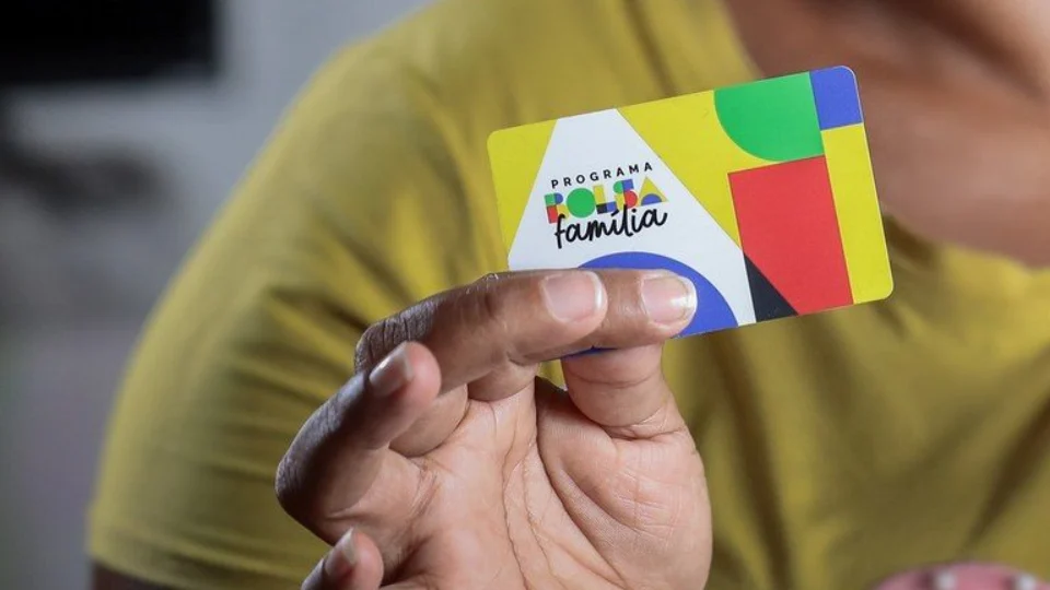 Bolsa Família é pago para beneficiários com NIS final 3