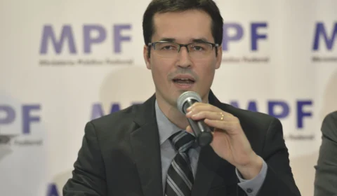 Deltan fica sem salário de R$ 41 mil na Câmara e Podemos oferece emprego